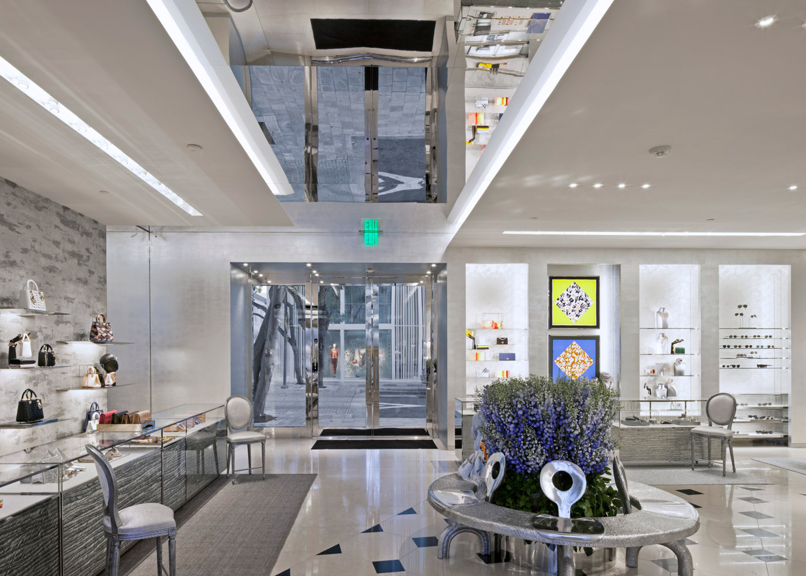 Interior de la tienda Dior en el Miami Design District. Foto: Alessandra Chemollo.