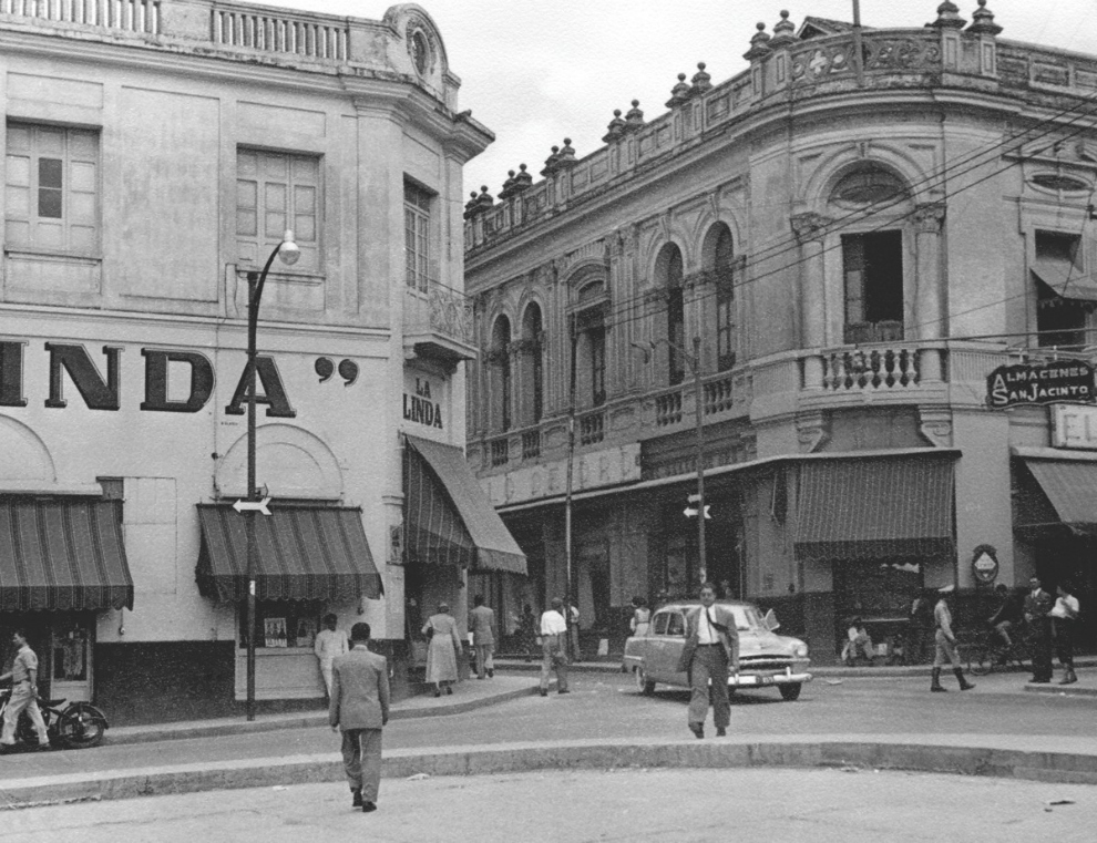 Alfredo Cortina. Esquina de San Jacinto Caracas 1953. Foto: Archivo Fotografía Urbana.