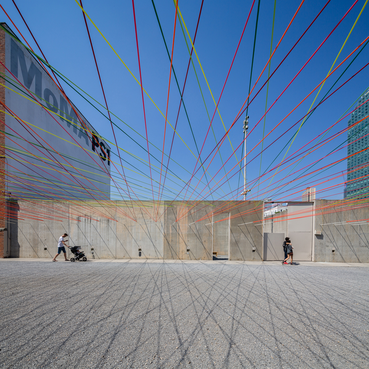 Proyecto Waving the Coutyard de Escobedo Soliz para el MoMA PS1. Foto: Rafael Gamo.