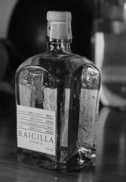 Raicilla bottle. Foto: estancia-raicilla.com