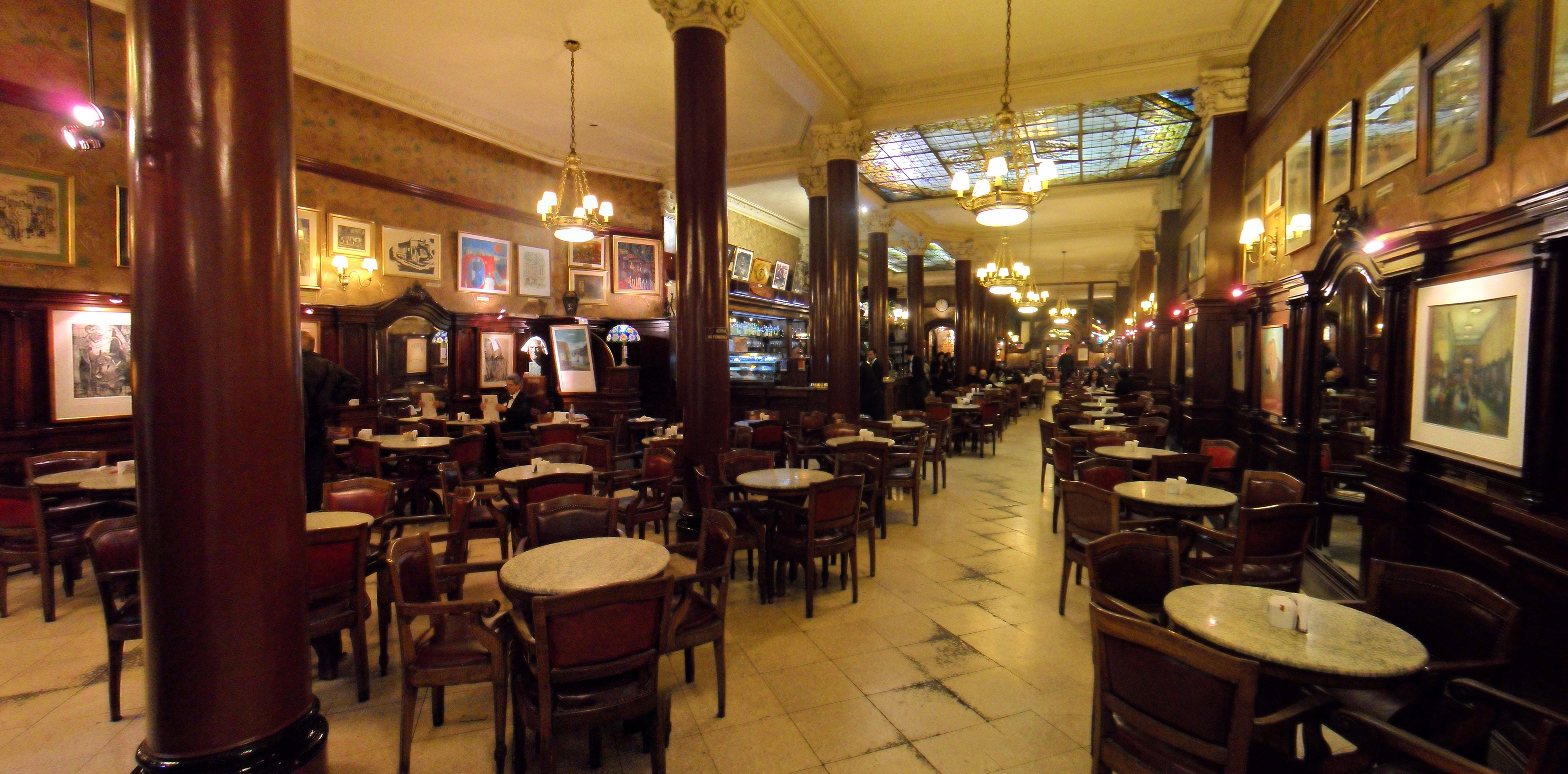 Café Tortoni, Buenos Aires, Argentina. Foto: metropolis.com.ar