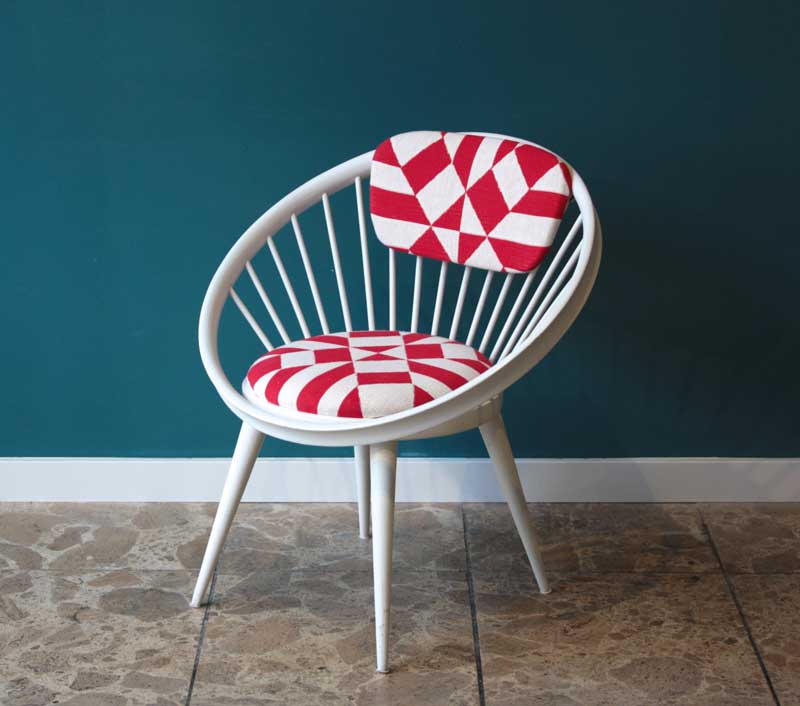 Circular chair designed by Yngve Ekström. Foto: coroto.de