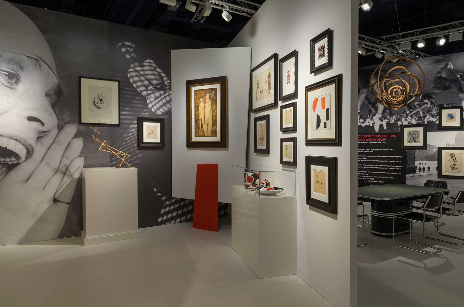 Foto: Booth designed by Claude Picasso_ © Galerie Gmurzynska