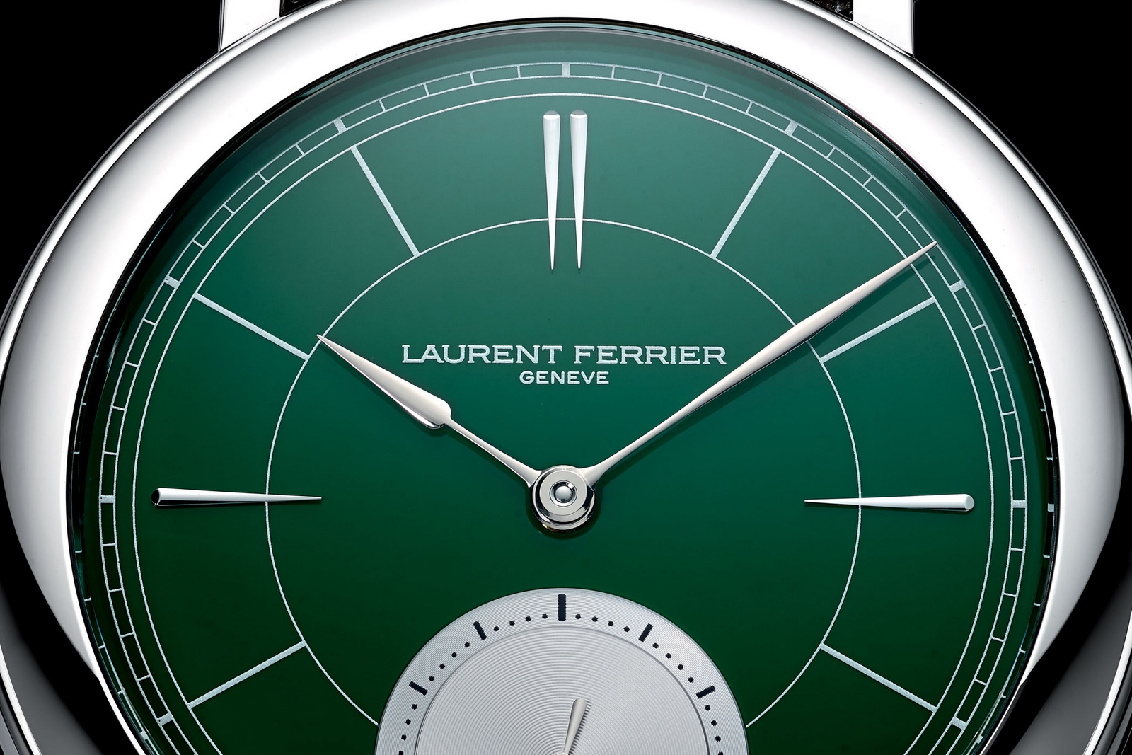 Laurent-Ferrier-Galet-Micro-Rotor-Montre-Ecole-British-Racing-Green-luster-magazine