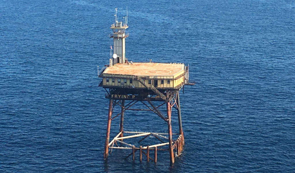 Hoteles experiencia tiburones The Frying Pan Tower