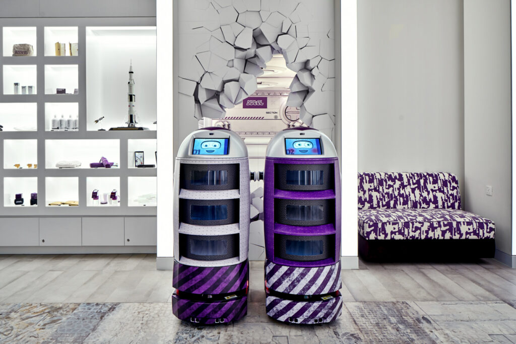 yotelpad renta corta robots downtown miami