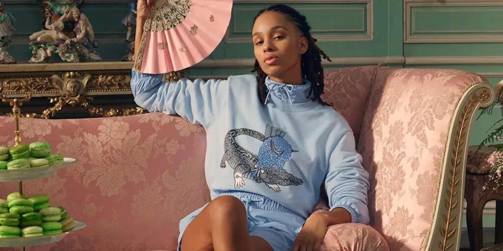 Lacoste x netflix colaboración serie Bridgerton