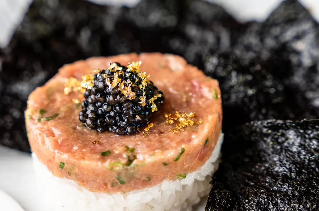 Madame-Ushi tartar atun caviar osetra