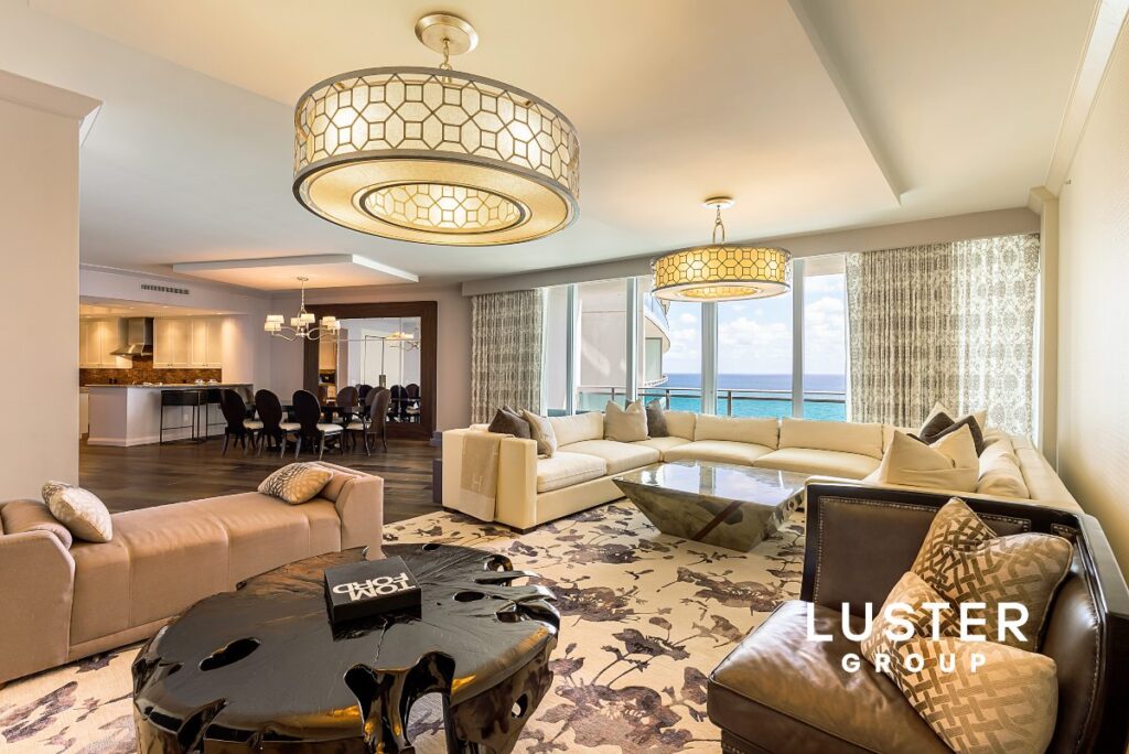 Luxurious Oceanfront Condo at The Ritz-Carlton Residence / Foto via Luster Group