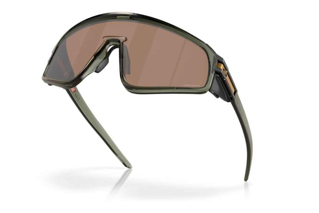 Oakley presenta los nuevos lentes Latch Panel / Foto vía Oakley