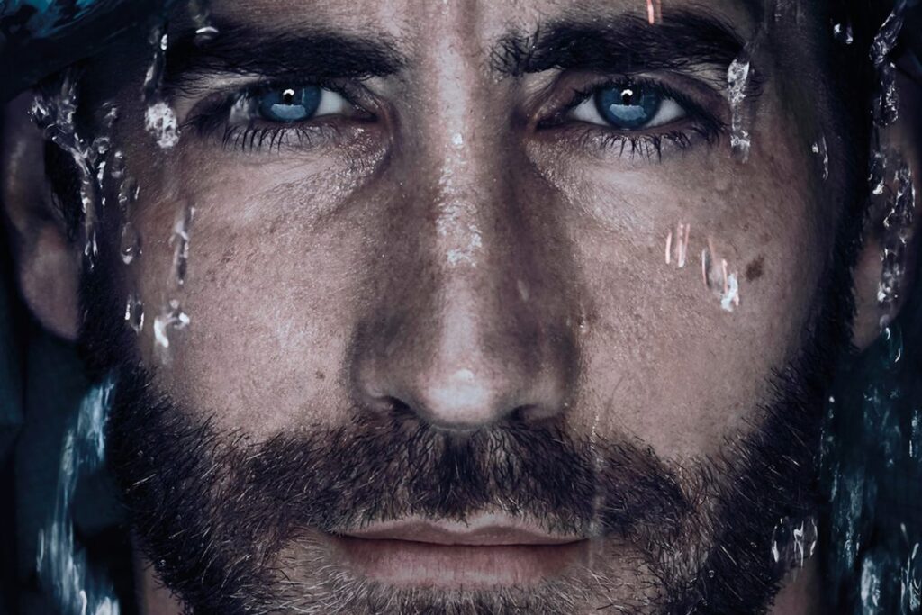 Jake Gyllenhaal navega con Prada Luna Rossa: una aventura más allá de los límites / Foto via Prada