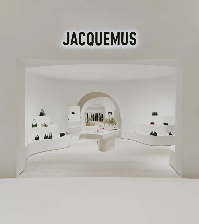 Jacquemus opens a store in Dubai Mall / Photo via Jacquemus