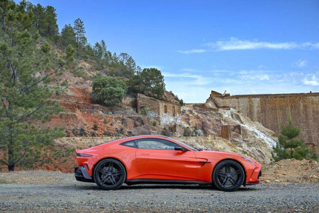 Aston Marin Vantage 2025 / Photo via Aston Martin