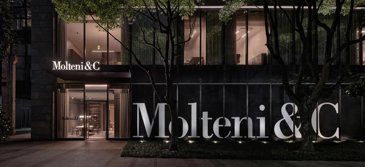 A palace of design: Molteni&C takes over Shanghai with a sprawling flagship store / Photo via JONATHAN LEIJONHUFVUD