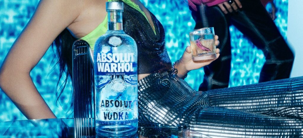 Absolut Vodka pays tribute to a rediscovered "blue" Warhol / Photo via Absolut Vodka