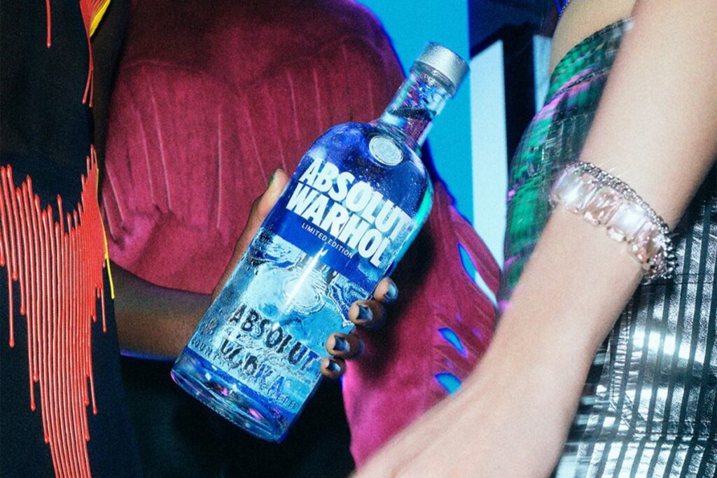 Absolut Vodka pays tribute to a rediscovered "blue" Warhol / Photo via Absolut Vodka