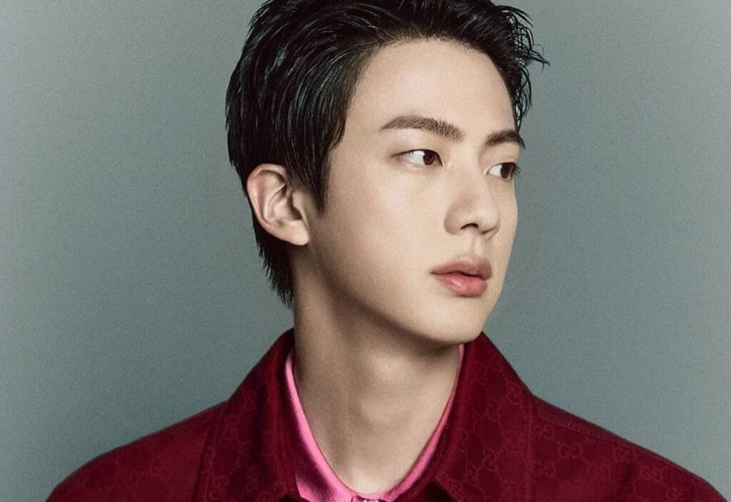 Gucci nombra a Jin de BTS como su nuevo rostro global / Photo via Gucci