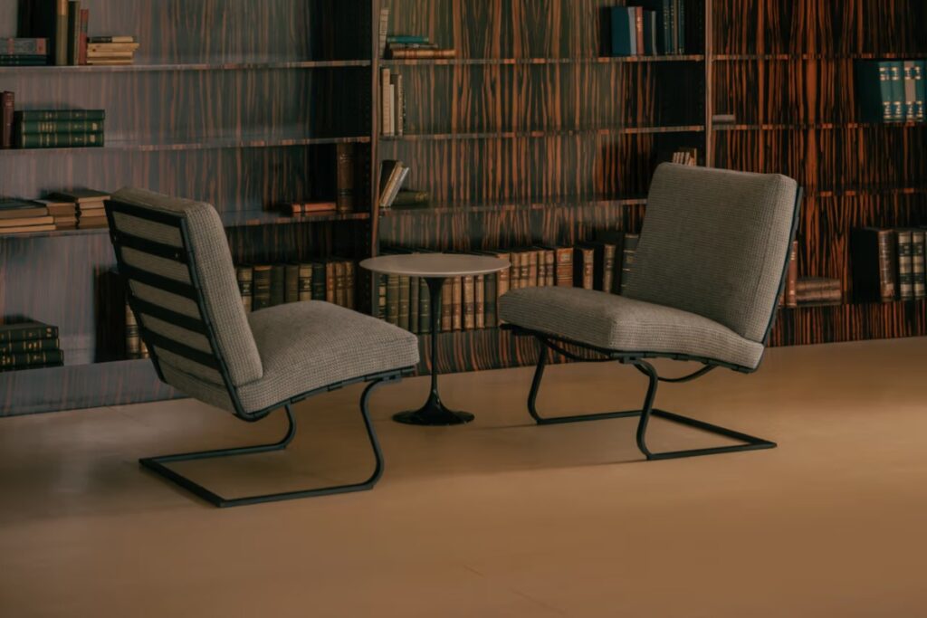 Knoll reintroduce la icónica Tugendhat Chair de Mies van der Rohe / Photo via Knoll