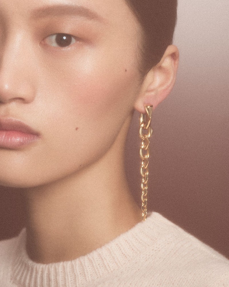 Eternal Gold collection / Photo via Prada