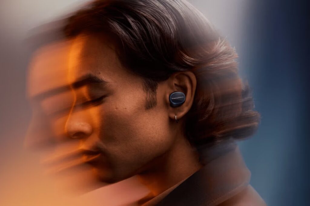 Bowers & Wilkins lanza nuevos auriculares inalámbricos Pi6 y Pi8 / Photo via Bowers & Wilkins