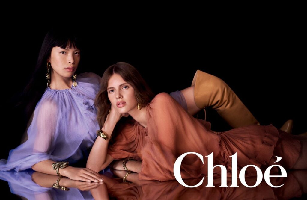 Chloé presenta poderosa campaña de Invierno 2024 con Kaia Gerber / Photo via Chloé