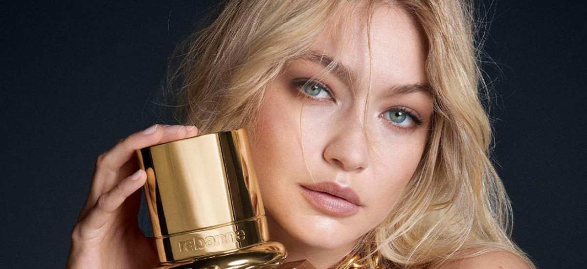 Gigi Hadid encarna el lujo contemporáneo en Million Gold For Her / Photo via Rabanne