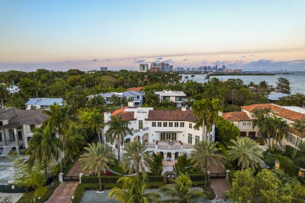 Coconut Grove, the new paradise for real state in Miami / Photo via courtesy