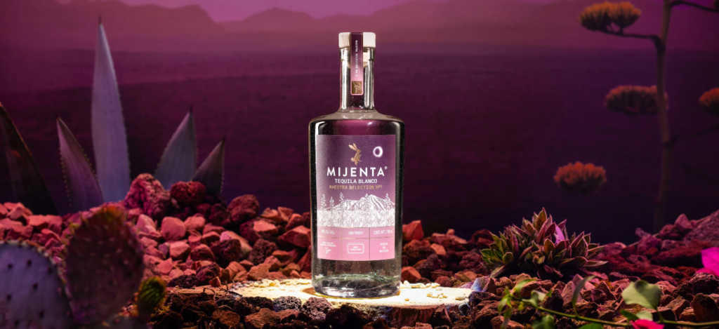 Mijenta lanza el primer tequila elaborado con agave cultivado desde semilla / Photo via Mijenta Tequila