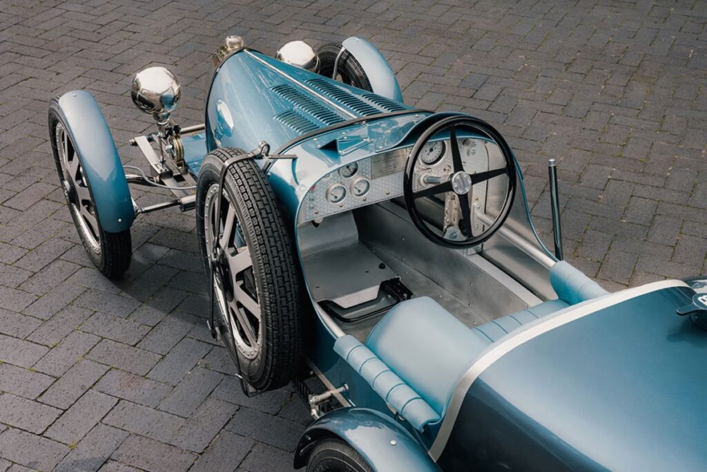 Bugatti rinde homenaje a la tradición e innovación con el Baby II Tourbillon / Photo via Bugatti