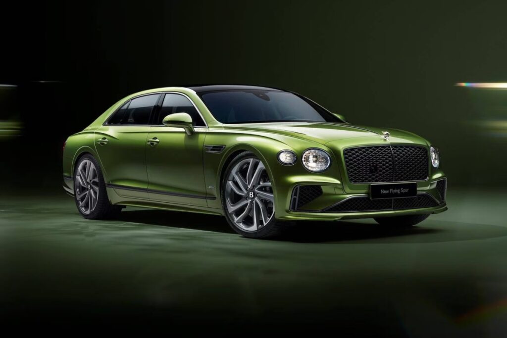 Bentley presenta el nuevo Flying Spur con potente motor híbrido / Photo via Bentley