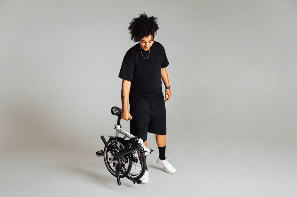 La colaboración de Shantell Martin con Brompton está llena de expresión artística / Photo via Brompton