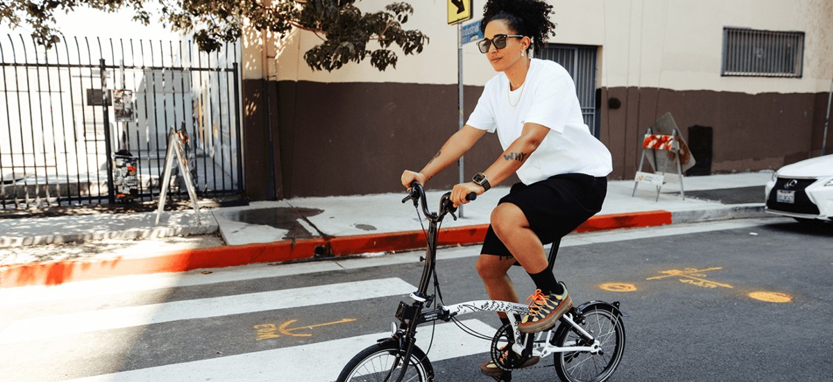 La colaboración de Shantell Martin con Brompton está llena de expresión artística / Photo via Brompton