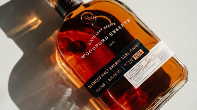 Woodford Reserve lanza un whiskey de edición limitada acabado en barricas de Madeira / Photo via Woodford Reserve