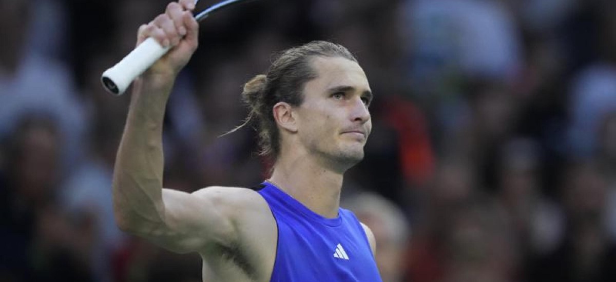 Zverev Defeats Tsitsipas and Prepares to Face Rune in Paris Semifinals / Photo via Paris Masters