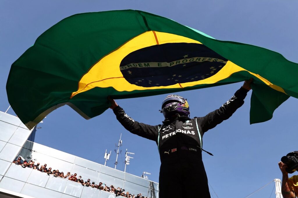 Tribute to Ayrton Senna in Interlagos: “The Greatest Honour of My Career” / Photo via F1