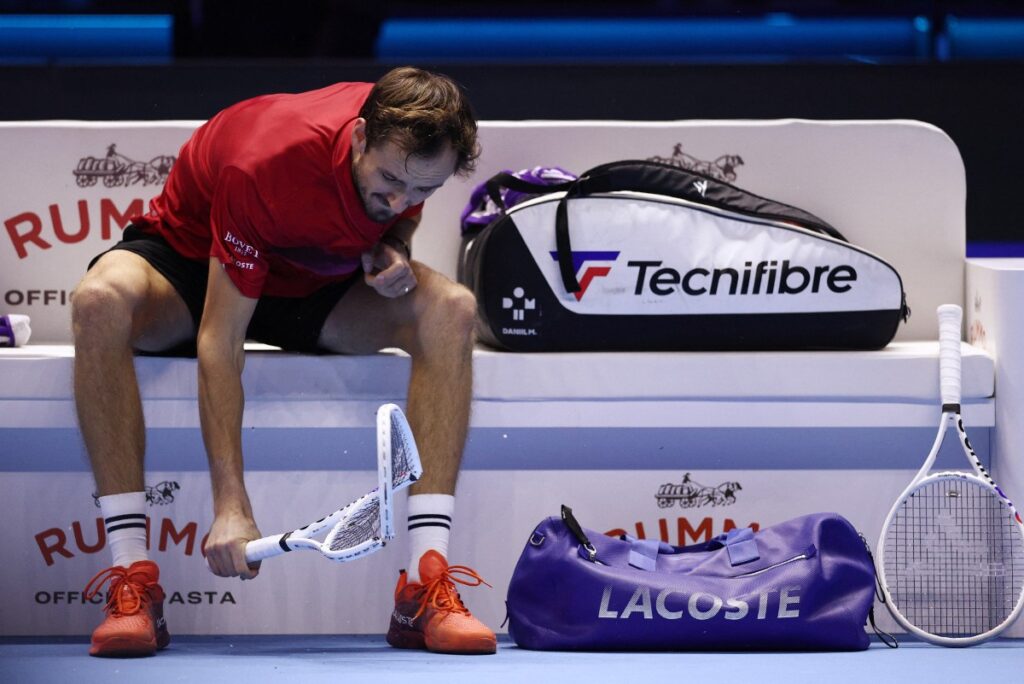 Taylor Fritz starts with a solid win as Medvedev loses composure / Photo via ATP Finals