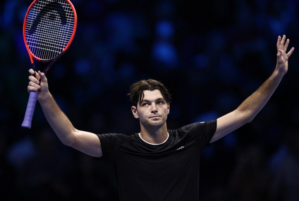 Taylor Fritz starts with a solid win as Medvedev loses composure / Photo via ATP Finals