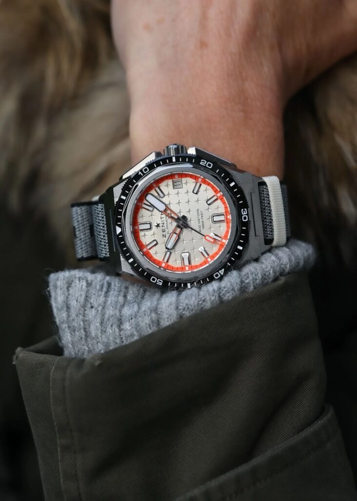 Zenith Defy Extreme Diver: reloj de buceo robusto con esfera plateada / Photo via Zenith