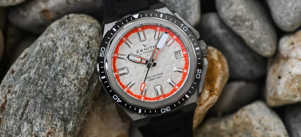 Zenith Defy Extreme Diver: reloj de buceo robusto con esfera plateada / Photo via Zenith