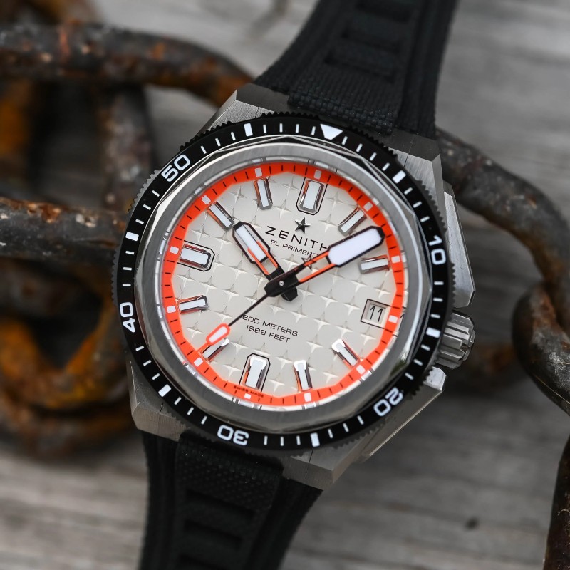 Zenith Defy Extreme Diver: reloj de buceo robusto con esfera plateada / Photo via Zenith