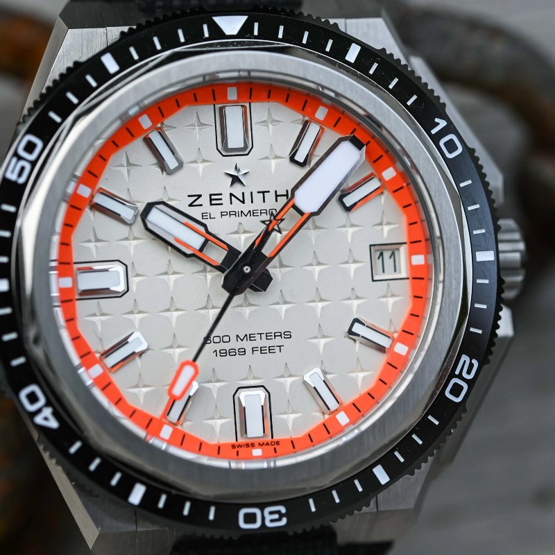 Zenith Defy Extreme Diver: reloj de buceo robusto con esfera plateada / Photo via Zenith