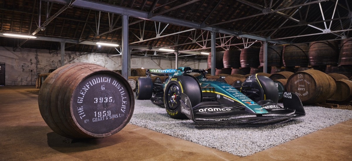 Glenfiddich x Aston Martin: the fusion of motorsport and master distilling / Photo via Glenfiddich