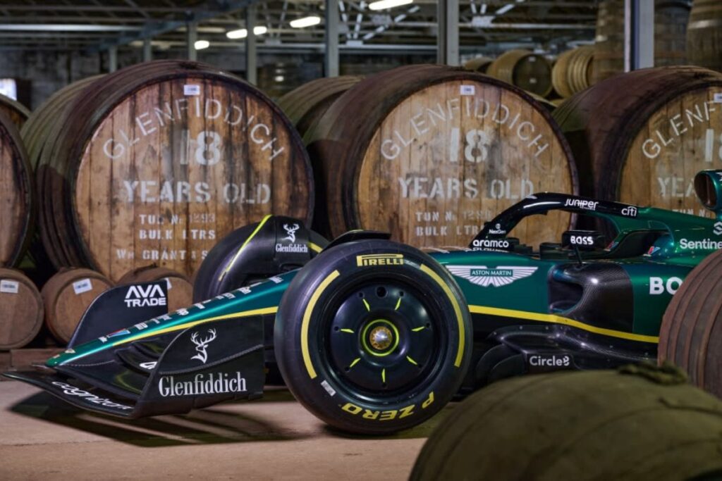 Glenfiddich x Aston Martin: the fusion of motorsport and master distilling / Photo via Glenfiddich