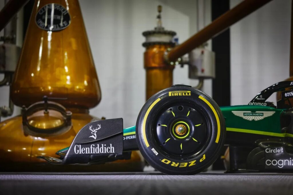 Glenfiddich x Aston Martin: the fusion of motorsport and master distilling / Photo via Glenfiddich