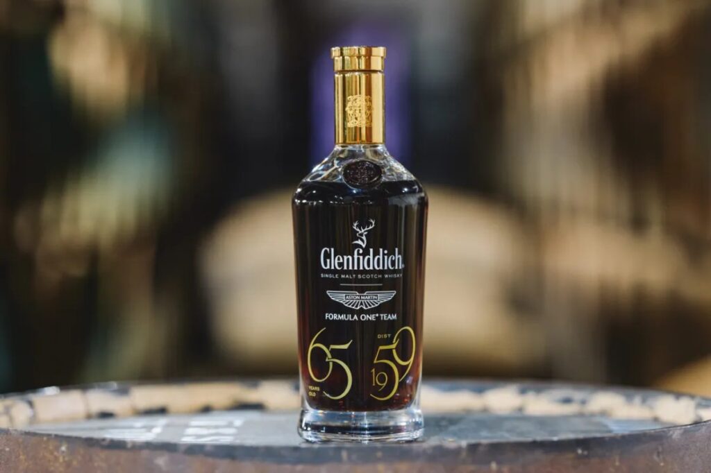 Glenfiddich x Aston Martin: the fusion of motorsport and master distilling / Photo via Glenfiddich