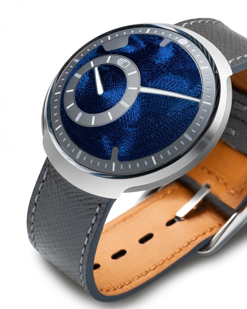 TYPE 8 Indigo / photo via Ressence