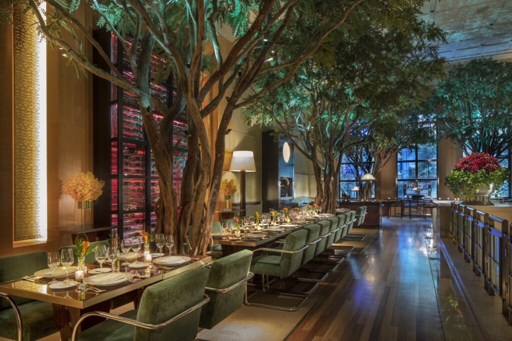 Elevated Elegance: Rediscover Four Seasons Hotel New York / Photo via Four Seasons Hotel New York