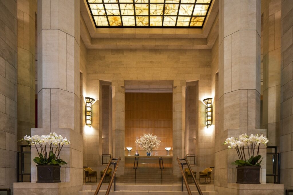 Elevated Elegance: Rediscover Four Seasons Hotel New York / Photo via Four Seasons Hotel New York