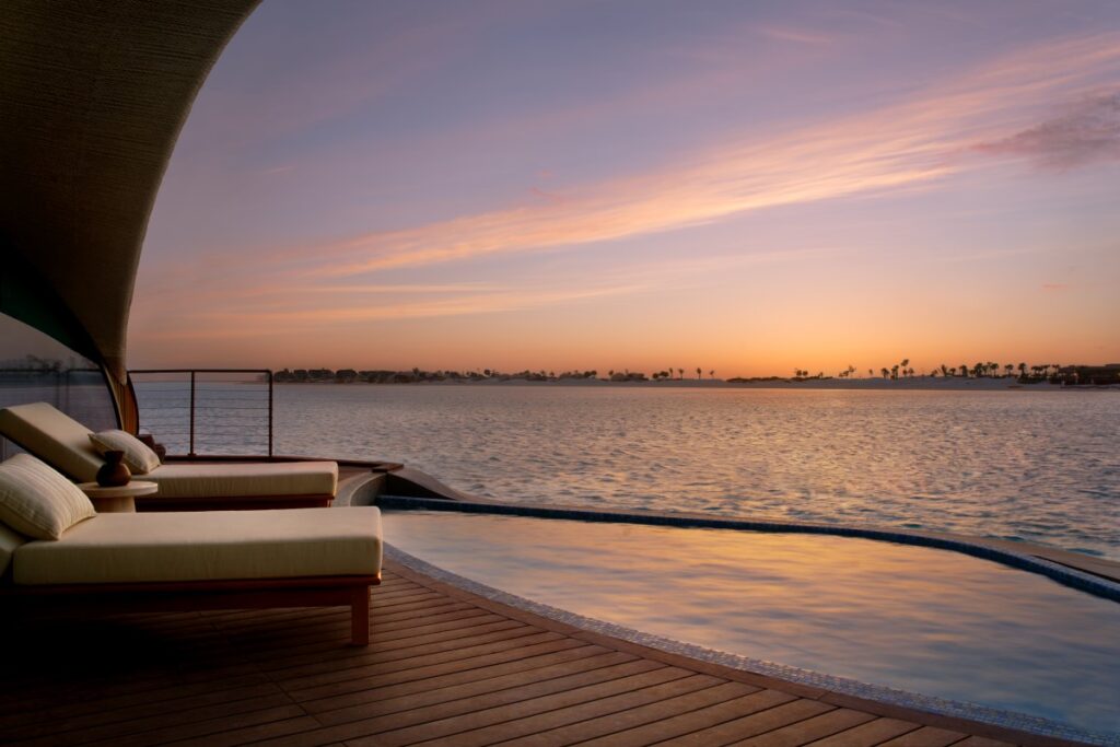 Pool at the Nujuma Resort / Photo Ritz Carlton