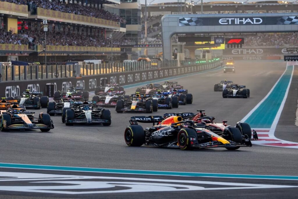 Formula 1 Abu Dhabi Grand Prix: McLaren vs. Ferrari for the 2024 constructors crown / Photo via F1